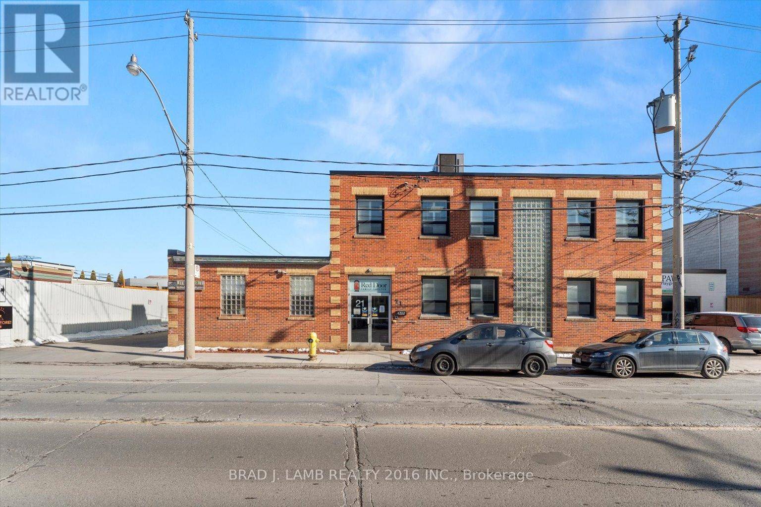 Toronto (south Riverdale), ON M4M2R6,21 CARLAW AVENUE