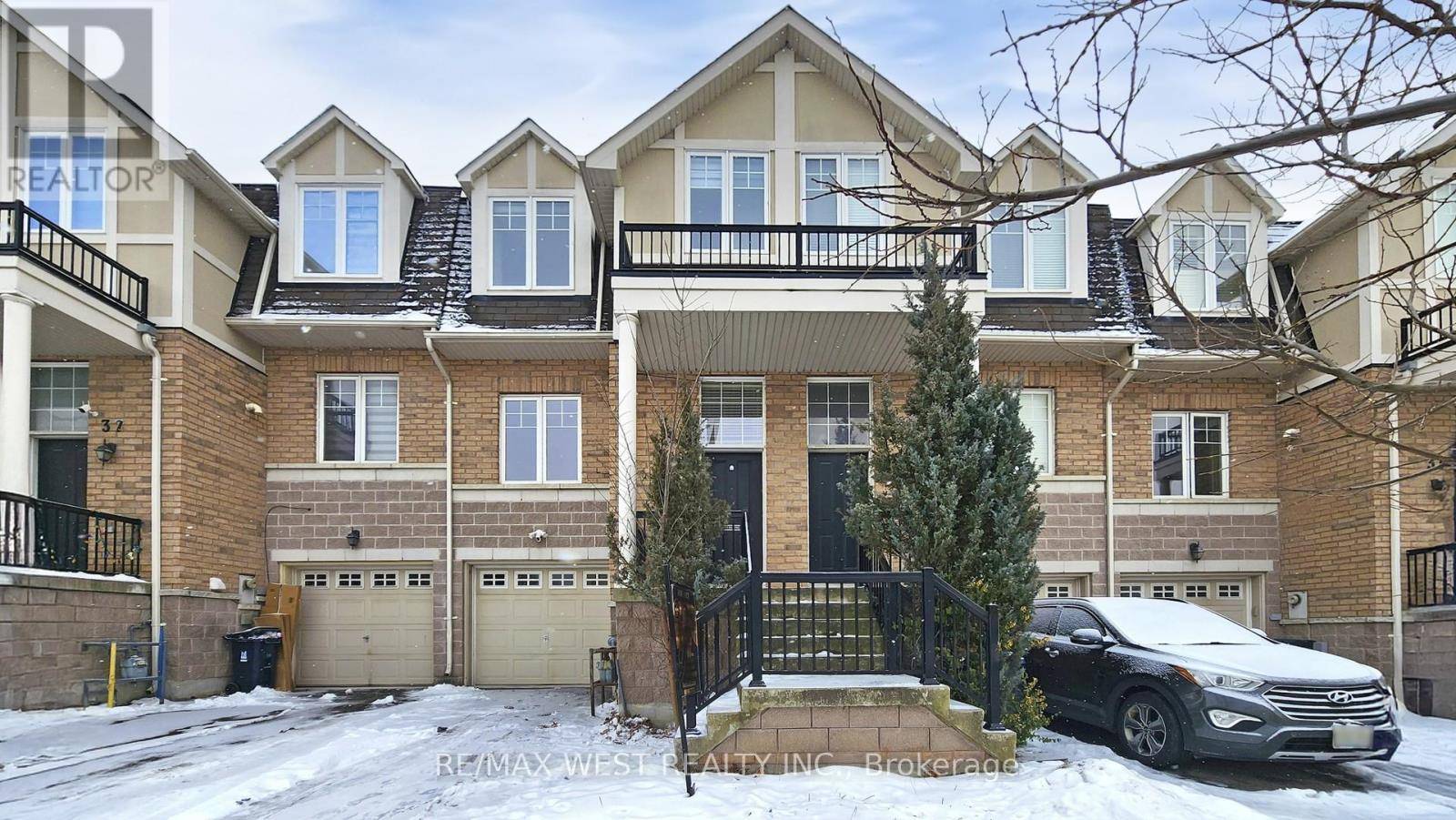 Toronto (clairlea-birchmount), ON M1L0E2,35 BELL ESTATE ROAD