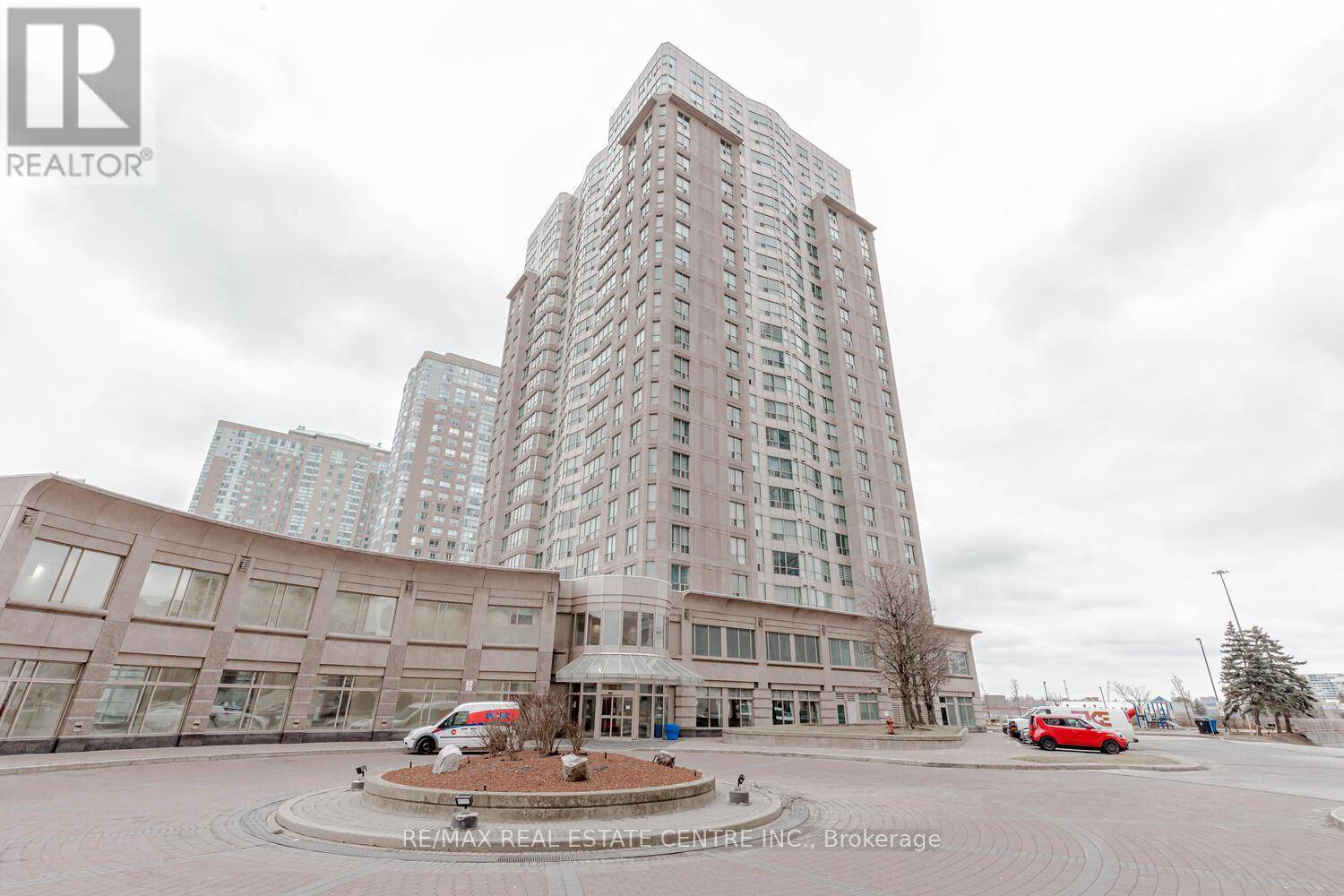 Toronto (woburn), ON M1H3H5,18 Lee Centre DR #PH 307