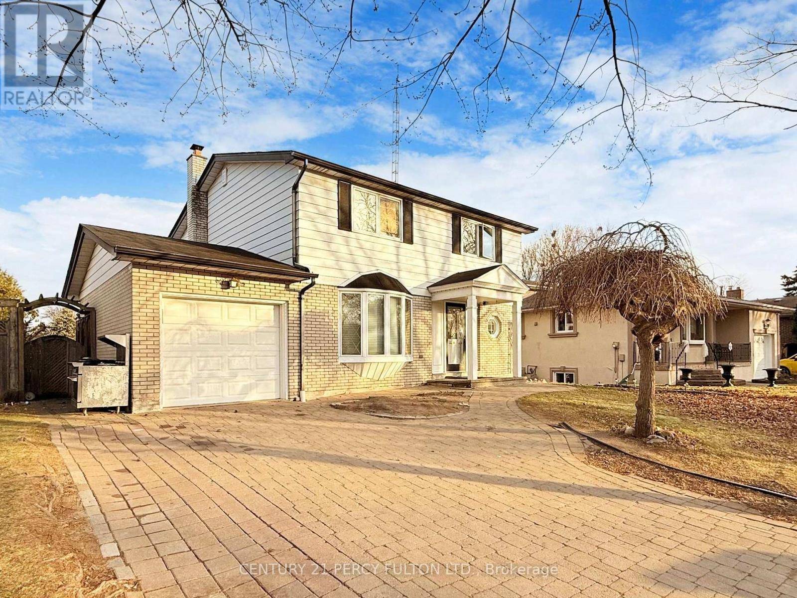 Toronto (woburn), ON M1H2S8,31 ERINLEA CRESCENT