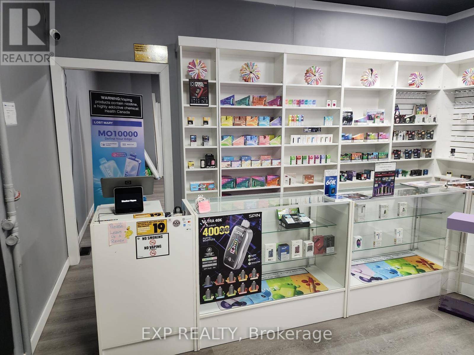 Toronto (clairlea-birchmount), ON M1L3H3,639 PHARMACY AVENUE