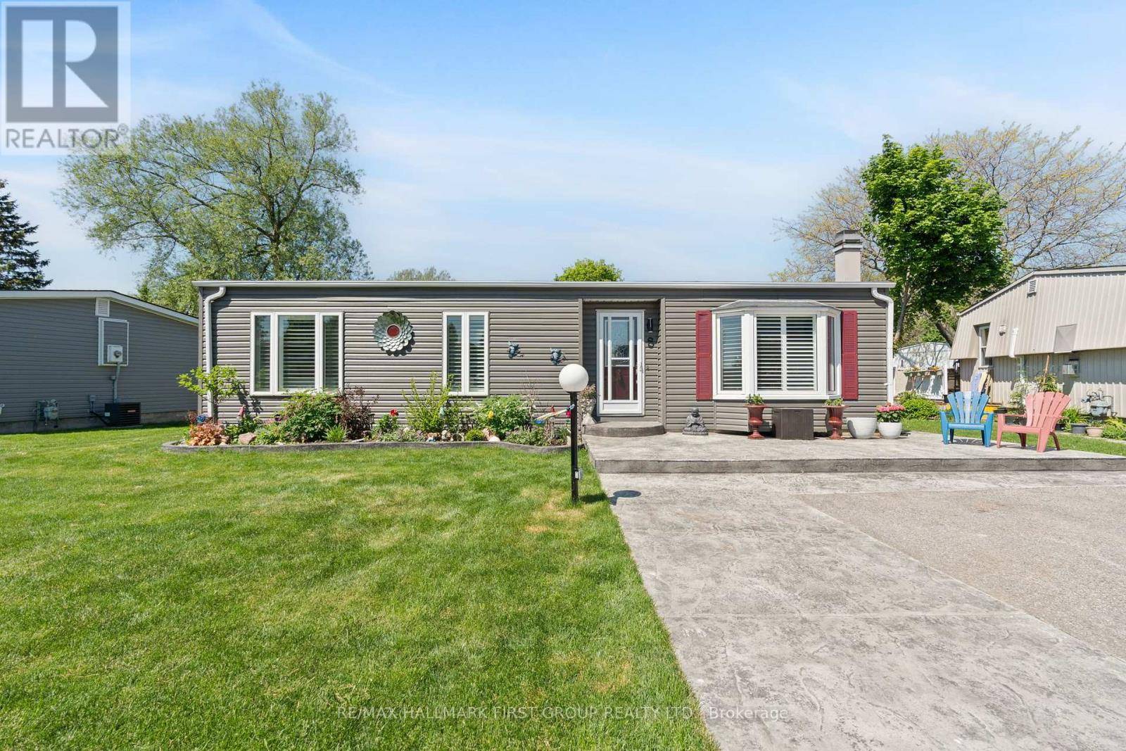Clarington (newcastle), ON L1B1B9,8 KAWARTHA ROAD