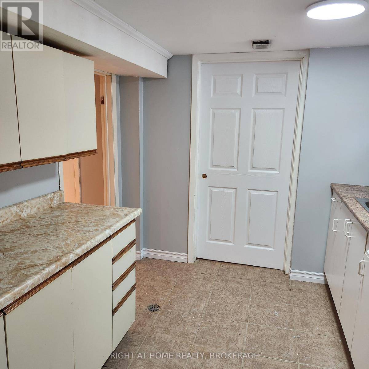 Toronto (clairlea-birchmount), ON M1K1Y2,149 N BONNINGTON AVE #Lower