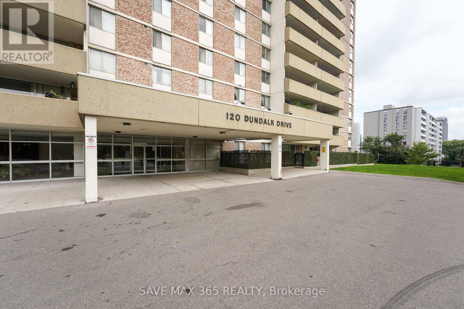 Toronto (dorset Park), ON M1P4V9,120 Dundalk DR #101