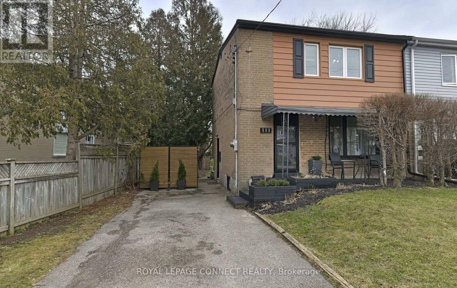 Toronto (clairlea-birchmount), ON M1L1Y6,111 CHESTNUT CRESCENT