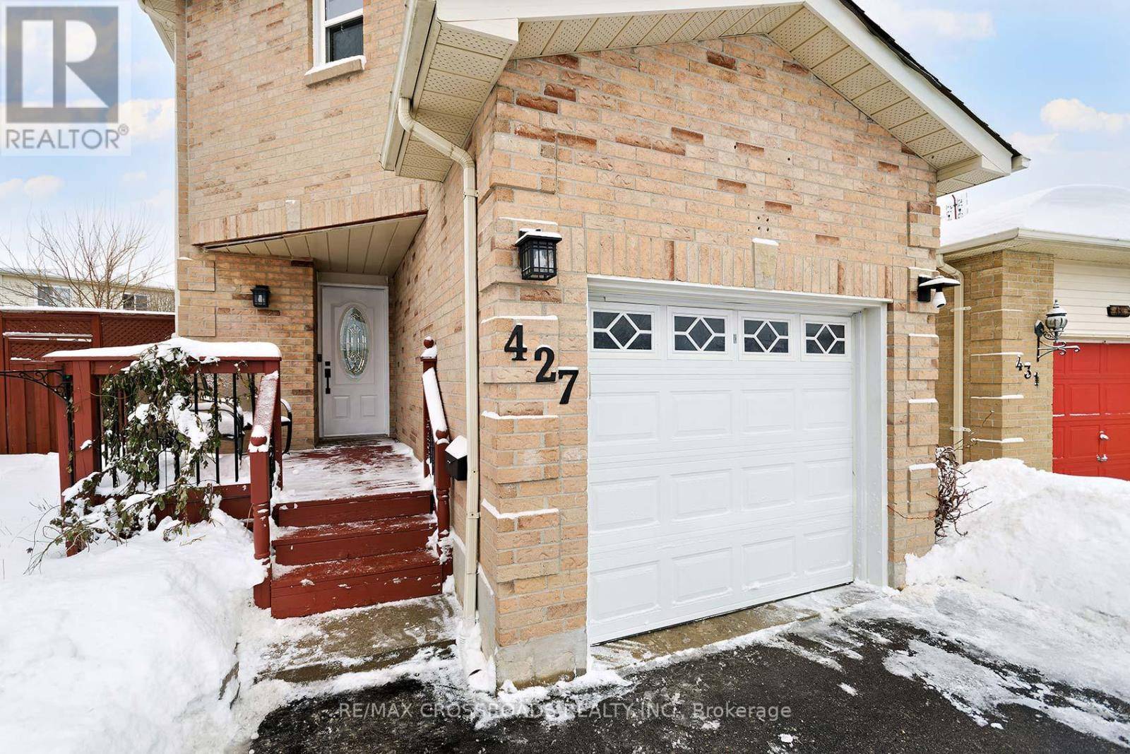 Oshawa (vanier), ON L1J8J2,427 LEEDS COURT