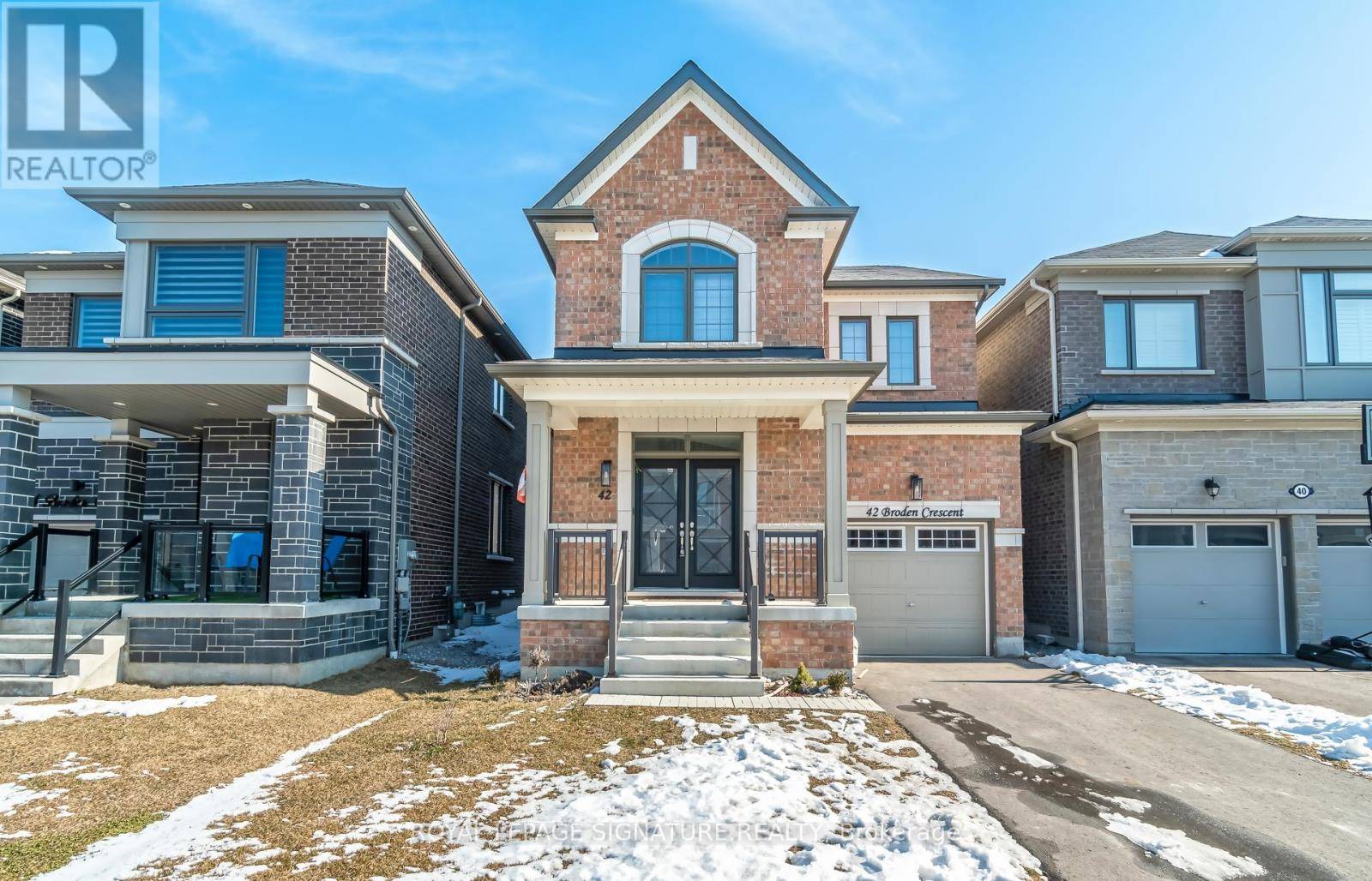 Whitby, ON L1P0M1,42 BRODEN CRESCENT