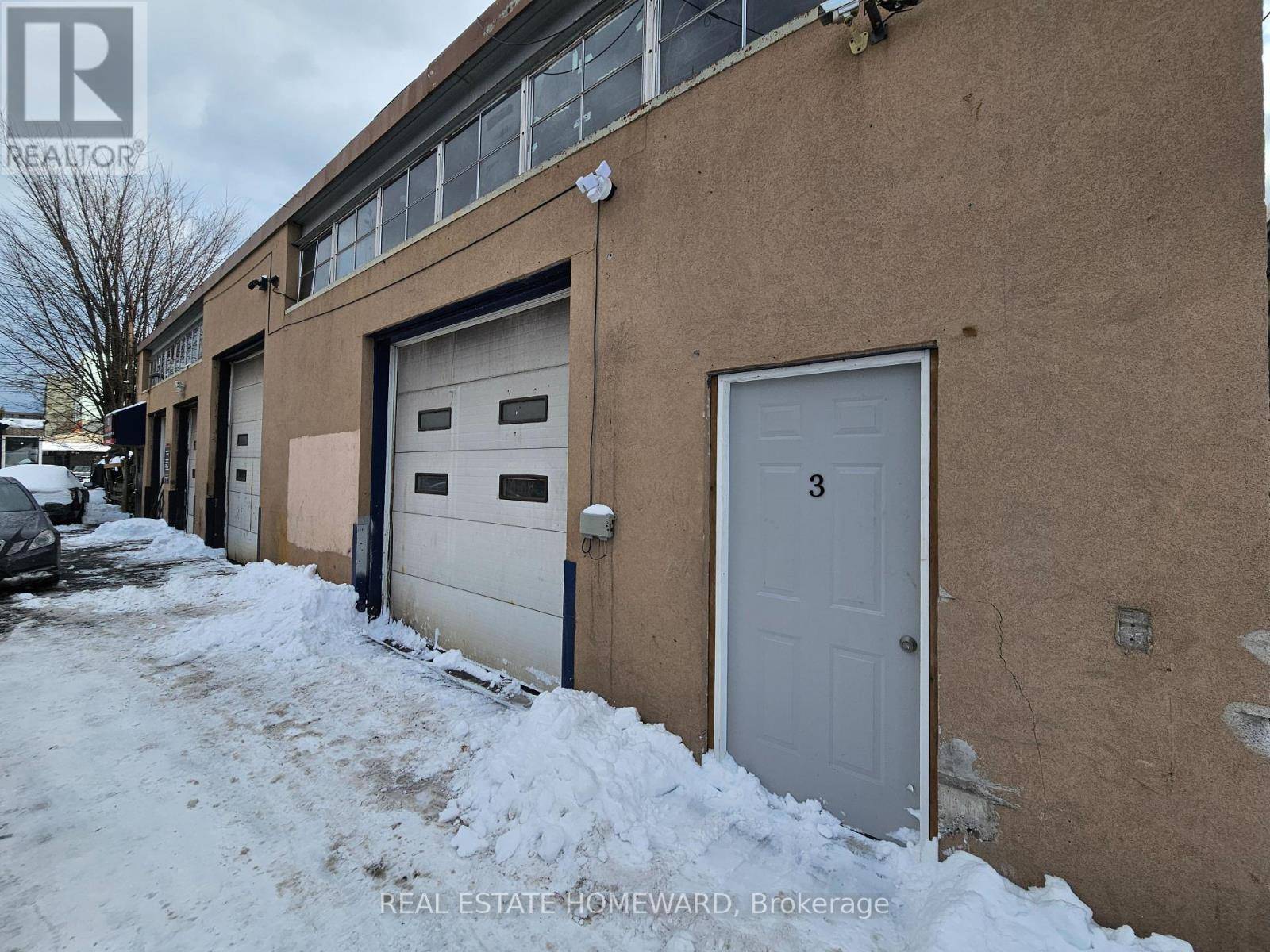 Toronto (oakridge), ON M1L1C2,3 (REAR UNIT) - 3252 DANFORTH AVENUE