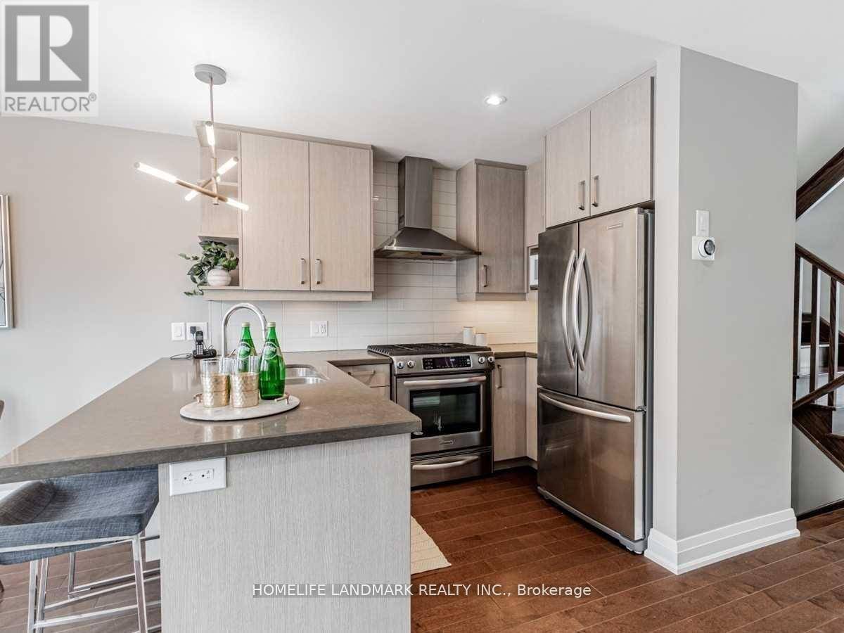 Toronto (danforth Village-east York), ON M4C3S7,158B GLEBEMOUNT AVENUE