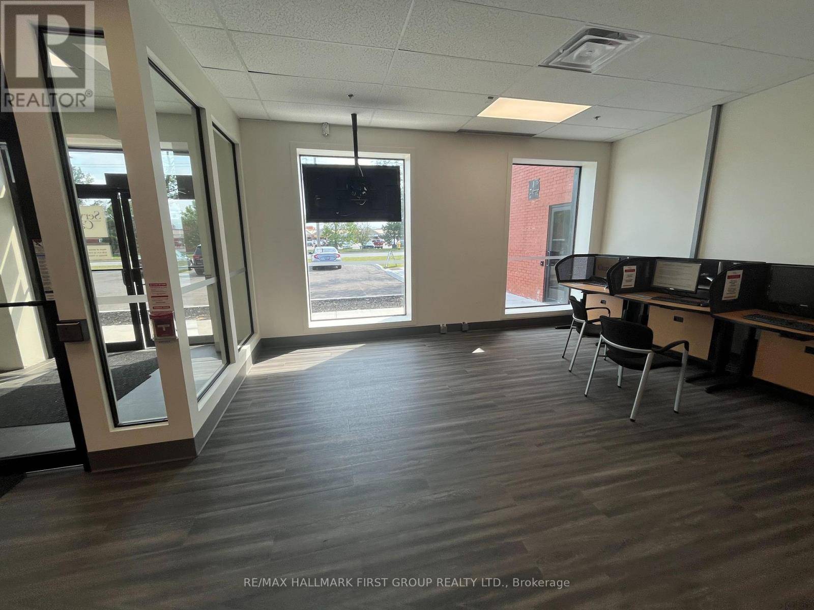 Ajax (south West), ON L1S2E9,274 Mackenzie AVE #110