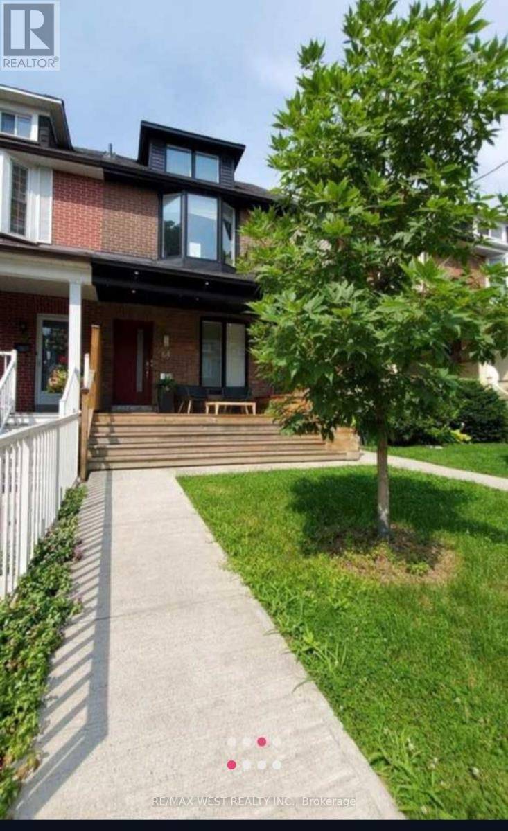 Toronto (south Riverdale), ON M4M2Z1,64 Galt AVE #1