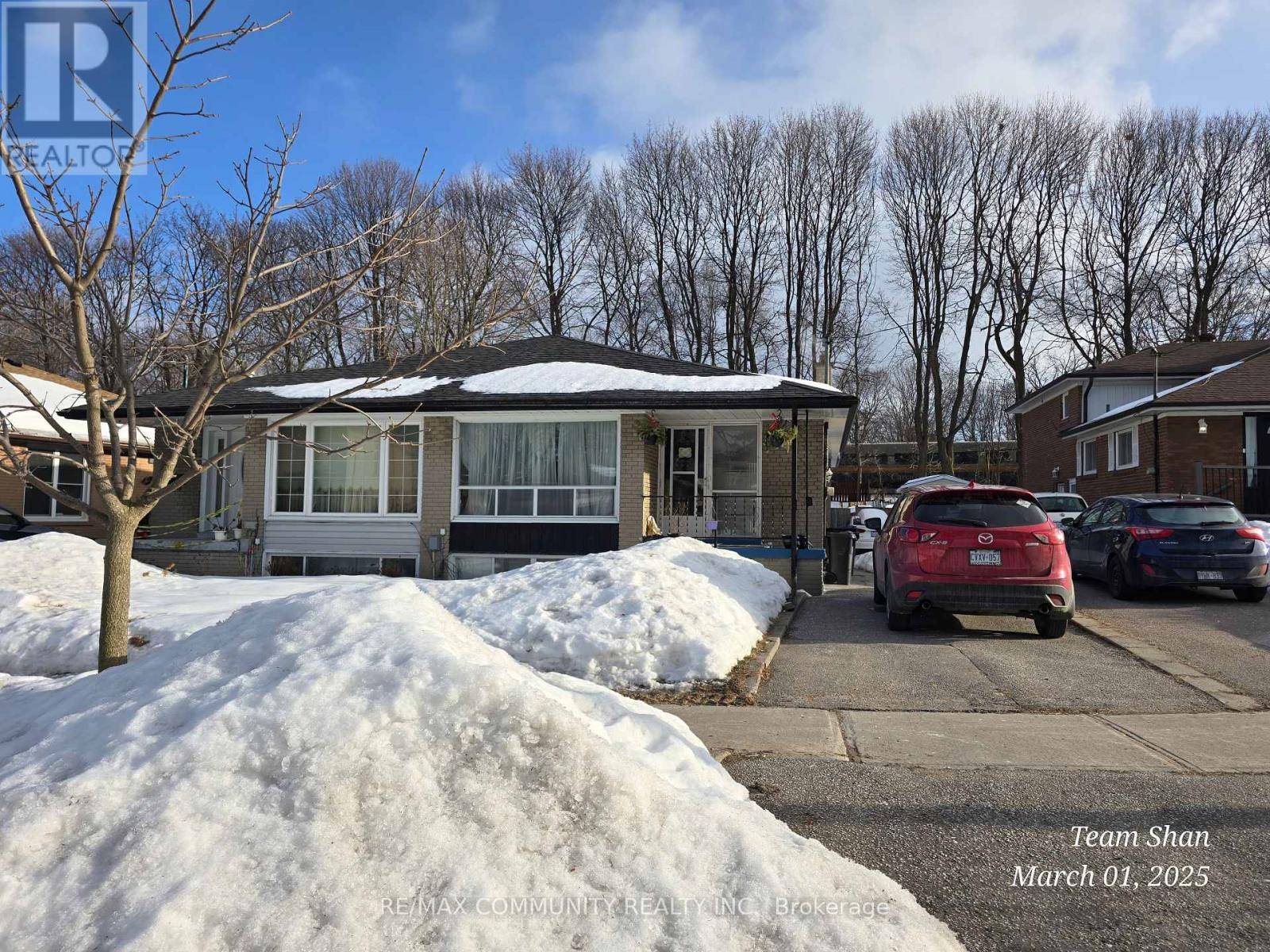 Toronto (west Hill), ON M1E3G5,37 PIXLEY CRESCENT