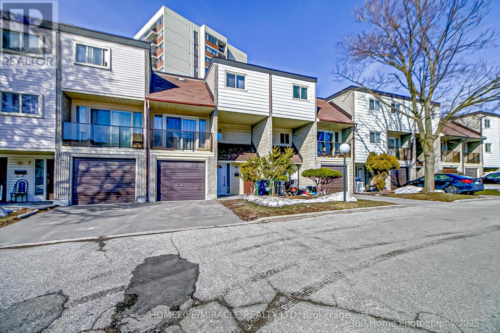 Toronto (malvern), ON M1B1K5,75 Blackwell AVE #8