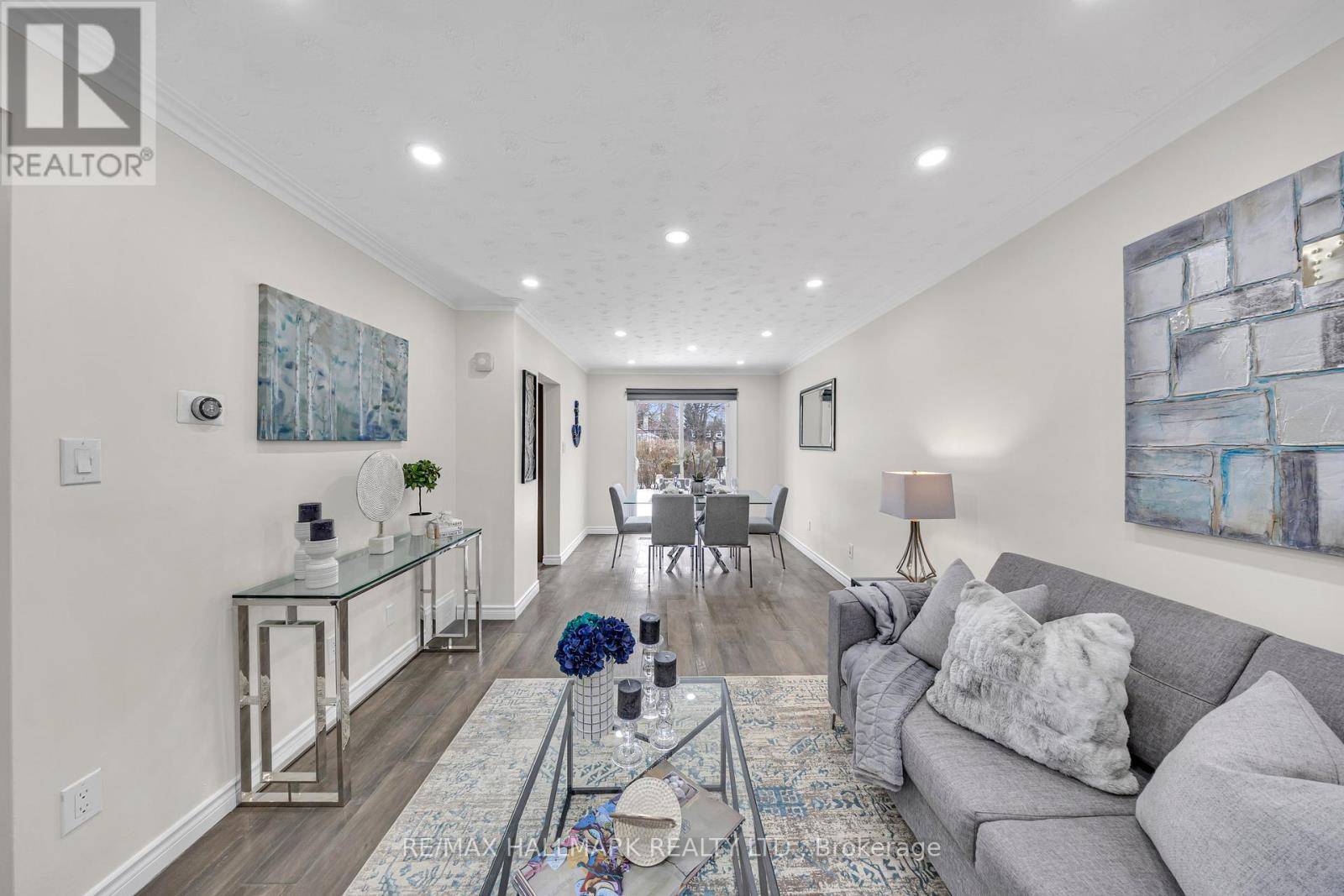 Toronto (west Hill), ON M1E2Y5,35 ROWALLAN DRIVE