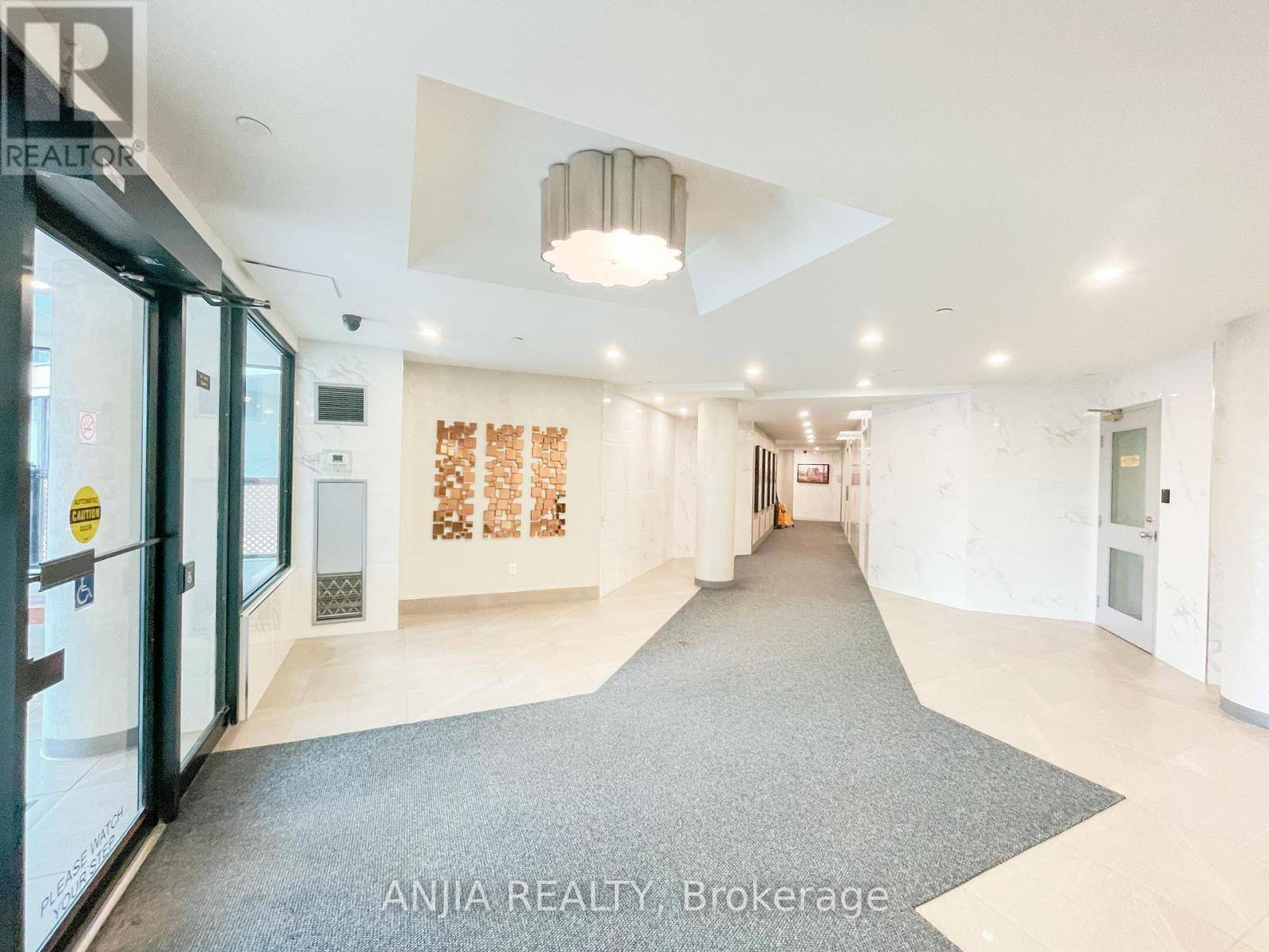 Toronto (milliken), ON M1V4X9,300 Alton Towers CIR #1601