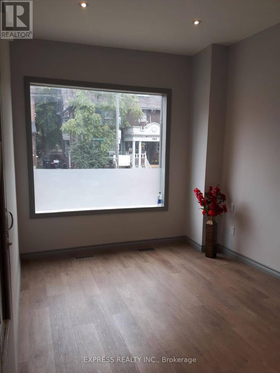 Toronto (south Riverdale), ON M4M2G9,304 Broadview AVE East #Upper