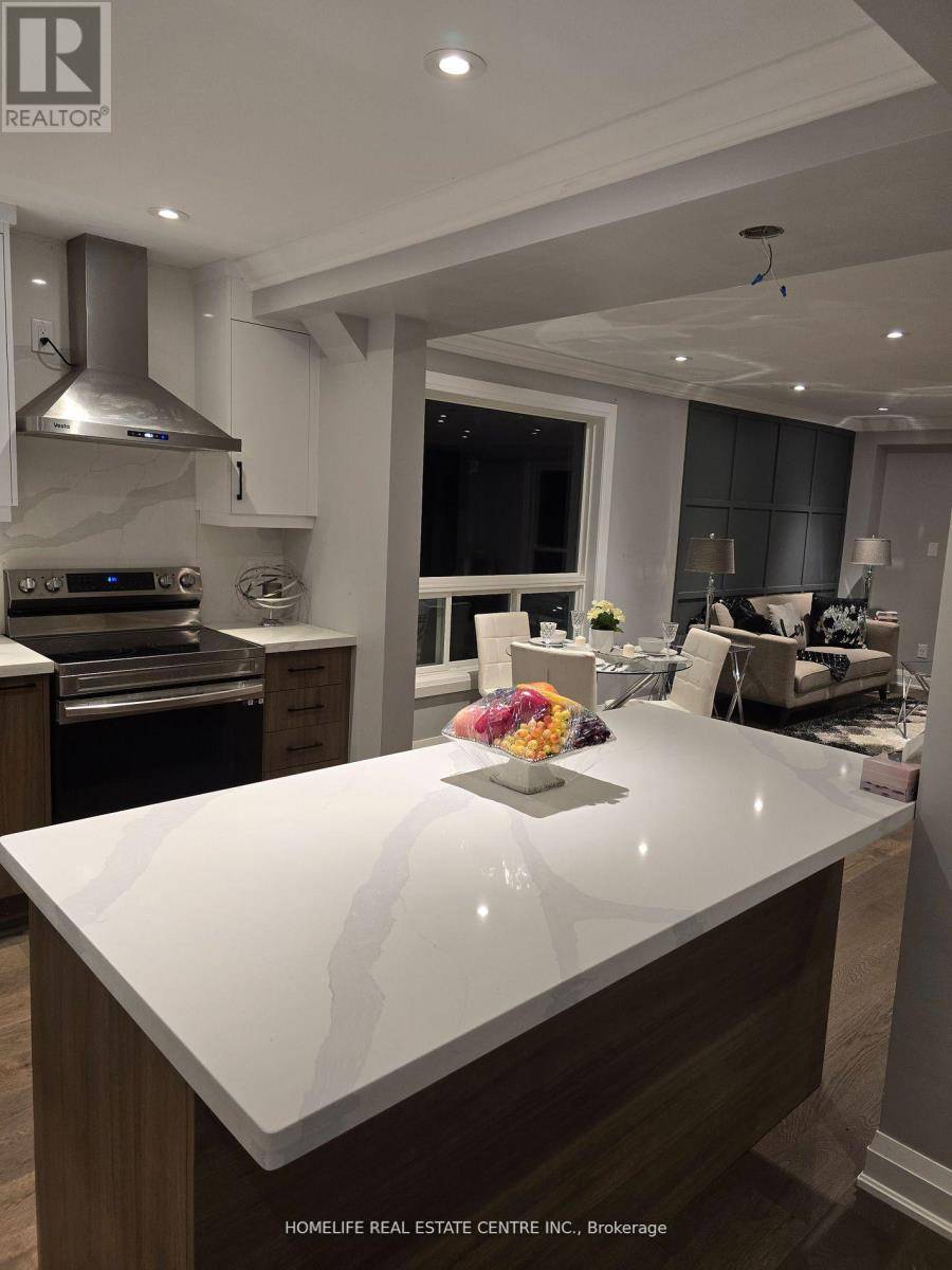 Oshawa (lakeview), ON L1J6A5,588 STONE STREET