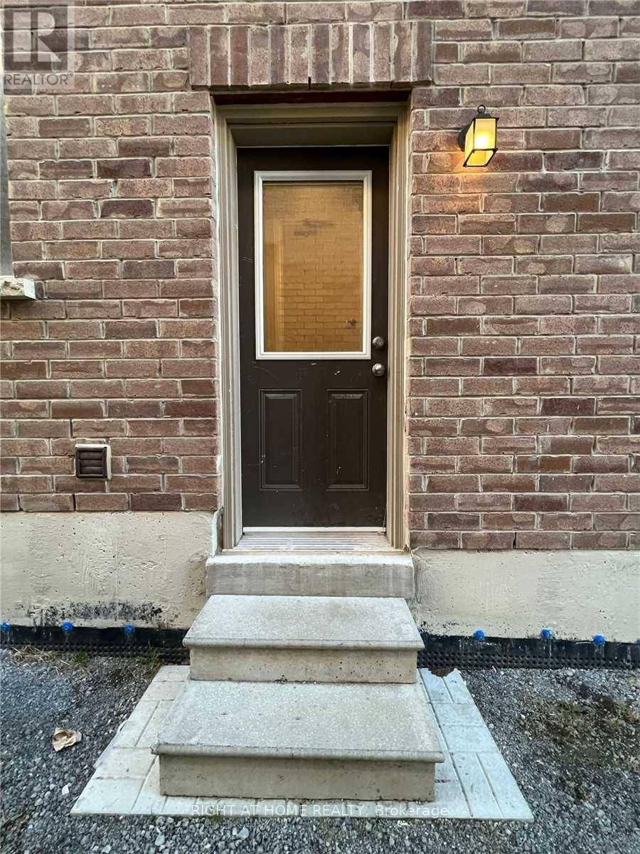 Pickering (brock Ridge), ON L1X2R2,2138 SAFFRON DRIVE