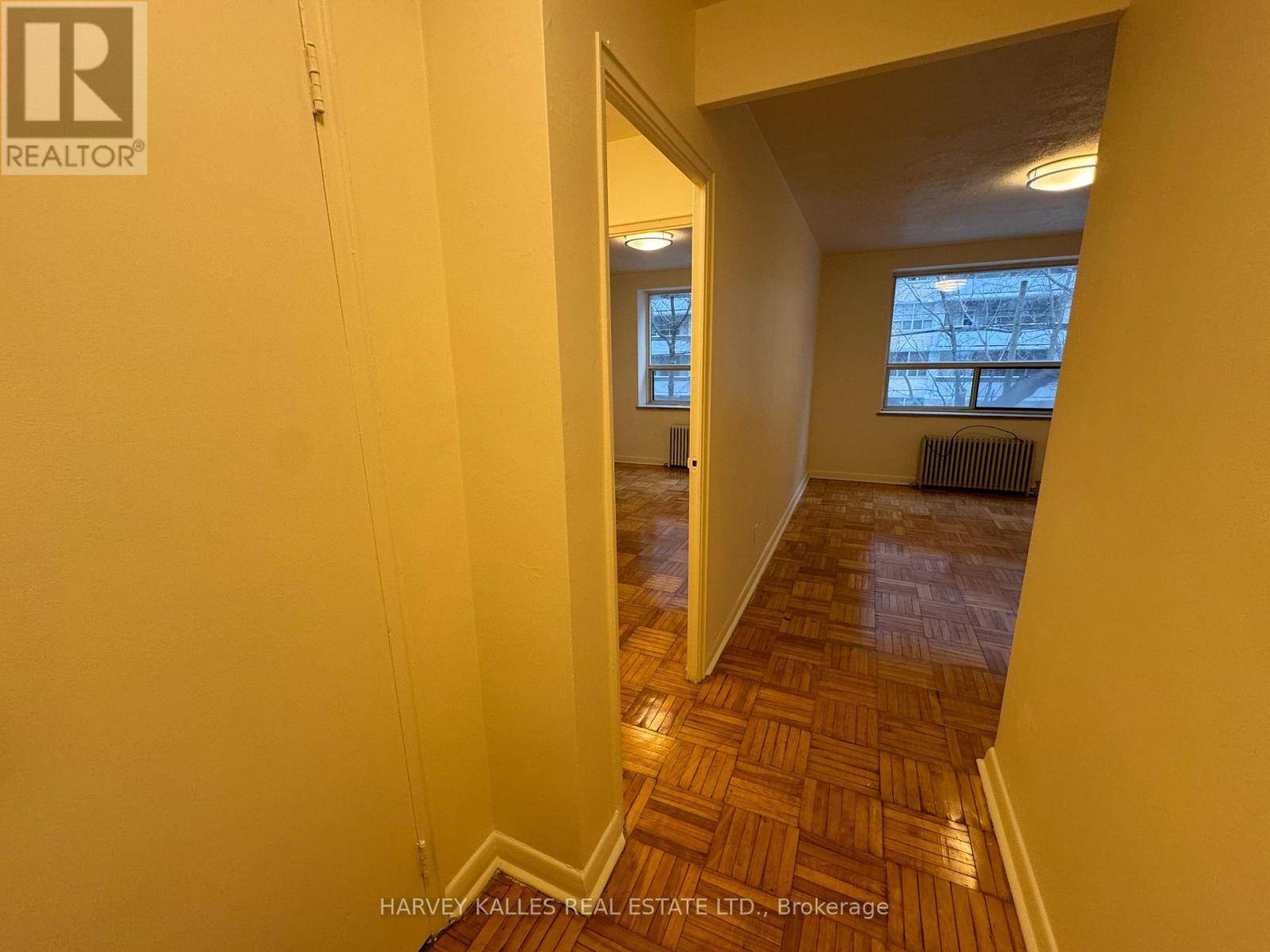 Toronto (east York), ON M4K2H4,51 Gamble AVE #501