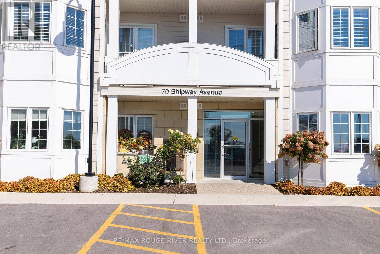 Clarington (newcastle), ON L1B0A1,70 Shipway AVE #206