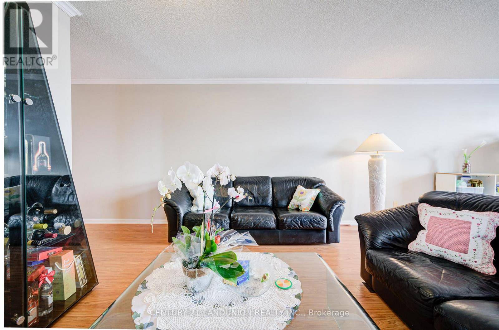 Toronto (woburn), ON M1H3G6,88 Corporate DR #2506