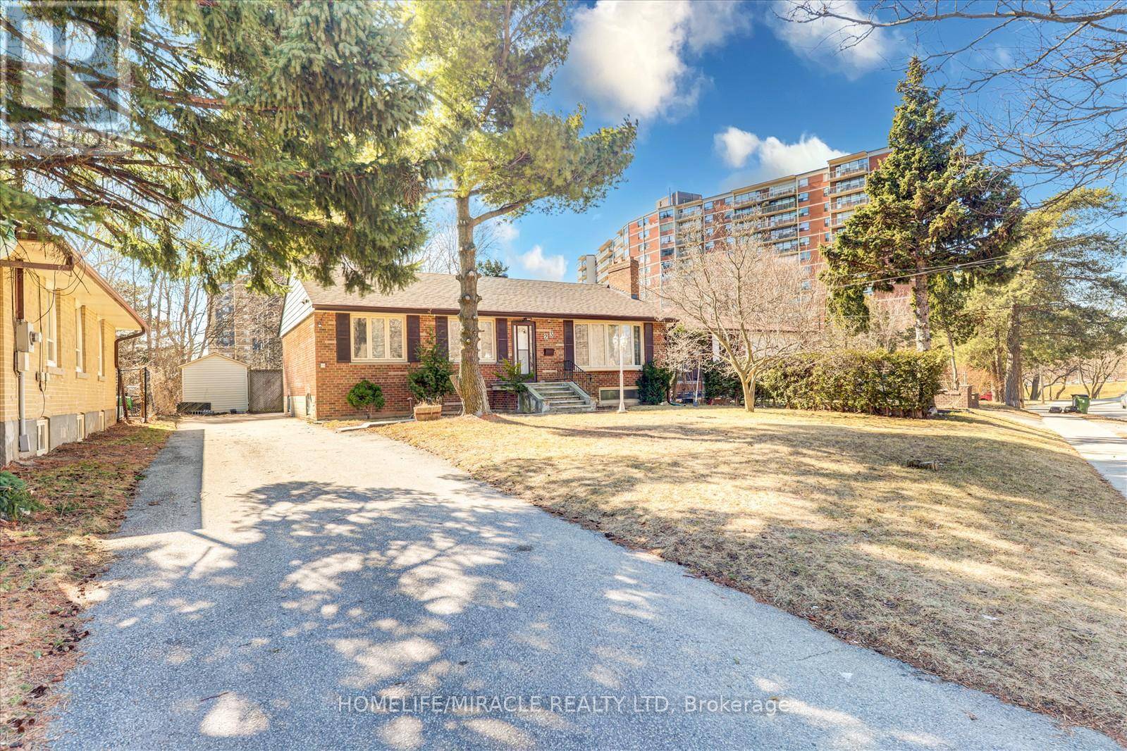 Toronto (scarborough Village), ON M1J3G2,23 DUNELM STREET