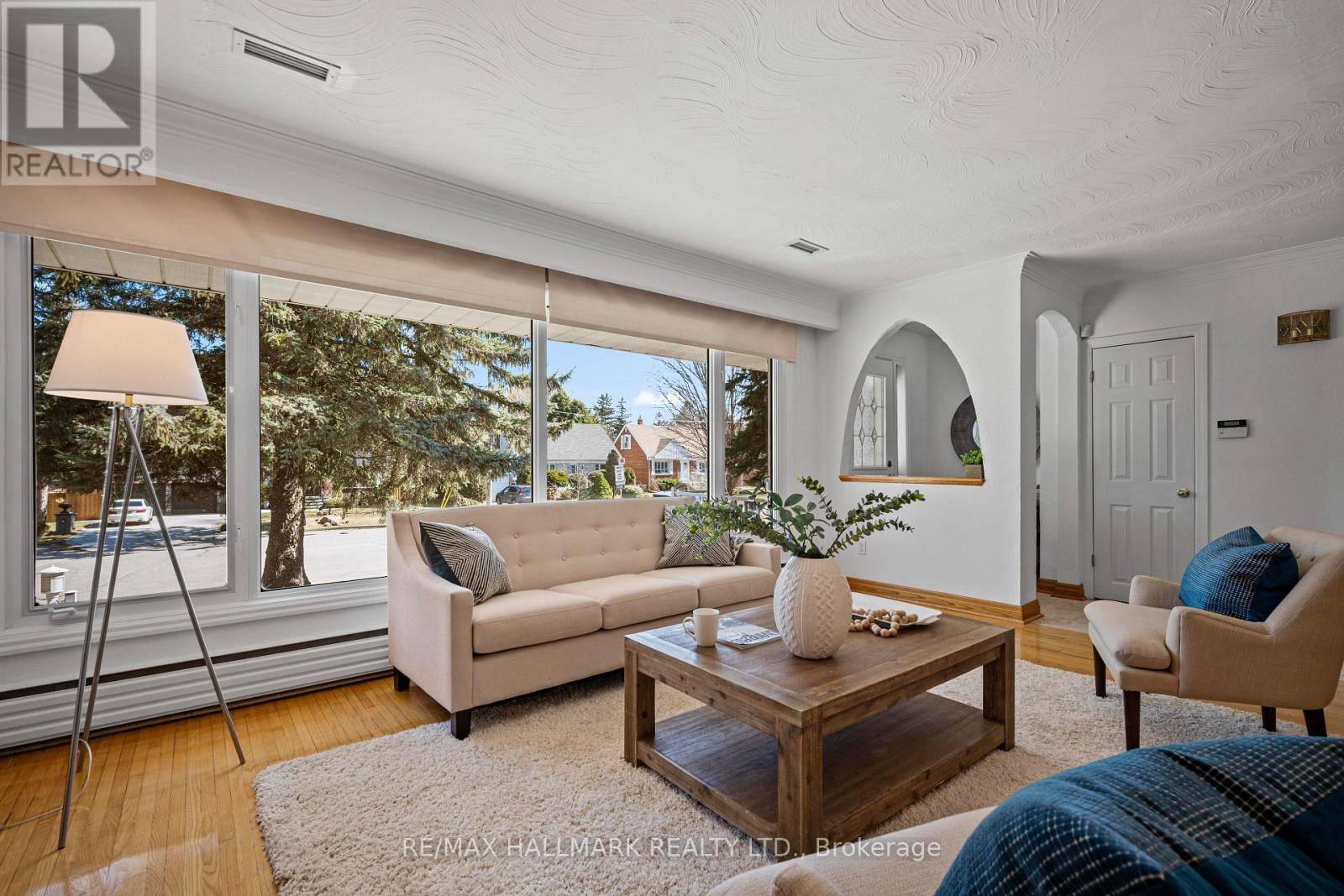 Toronto (scarborough Village), ON M1M3B1,54 HEATHFIELD DRIVE