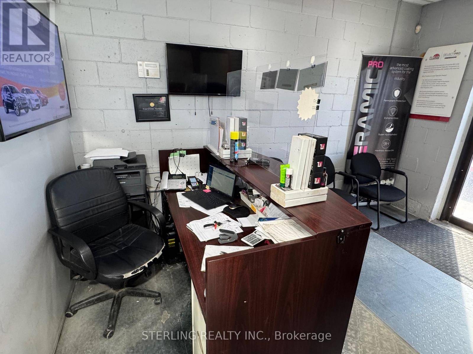 Whitby (downtown Whitby), ON L1N8R3,701 Brock ST North #2B