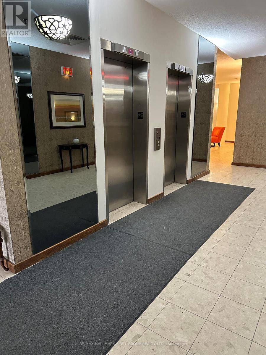 Oshawa (central), ON L1H8B7,80 Athol ST #506