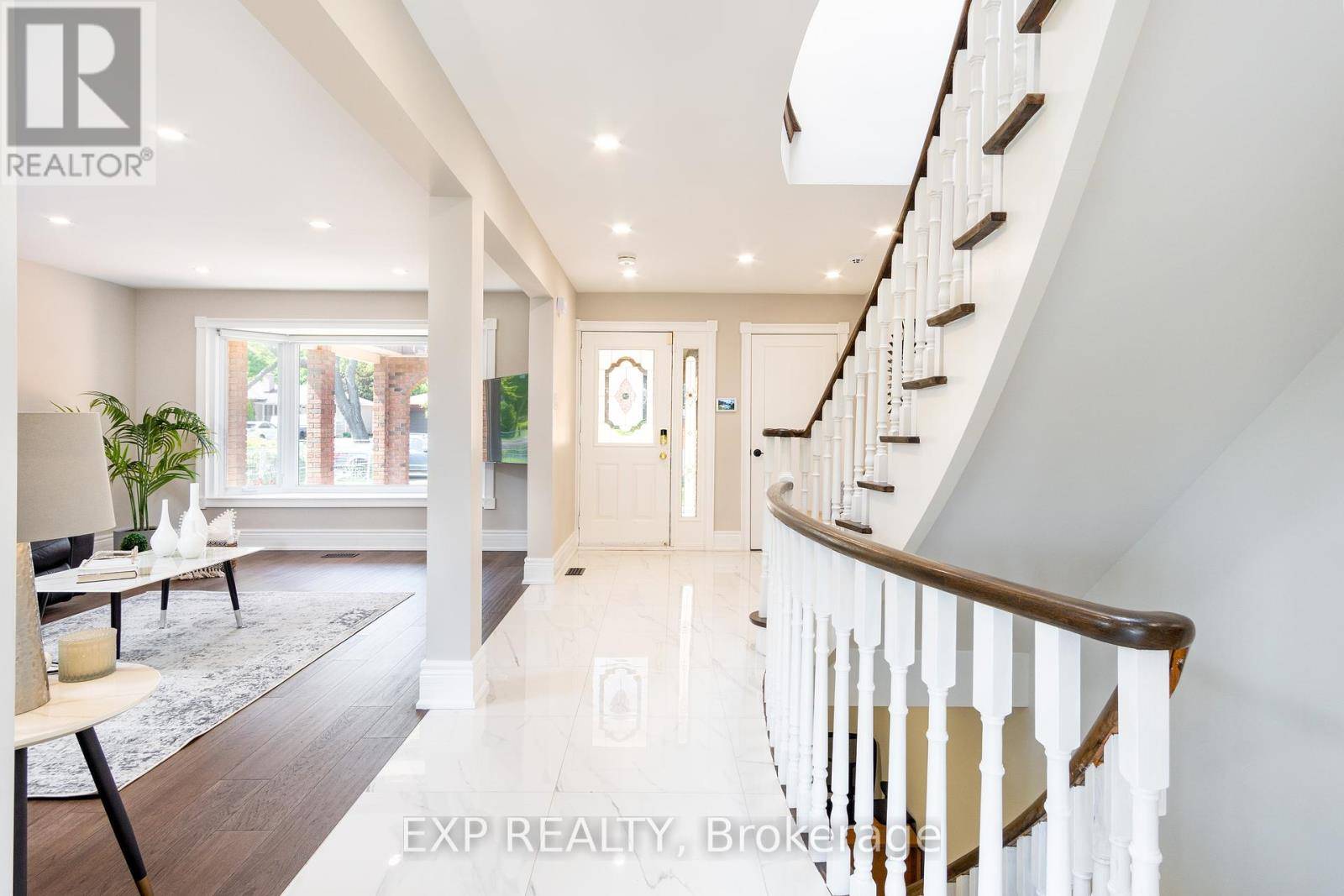 Toronto (centennial Scarborough), ON M1C1T5,124 BATHGATE DRIVE