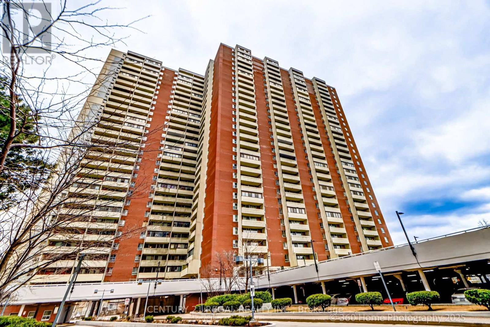 Toronto (crescent Town), ON M4C5L6,5 Massey SQ #Ph06