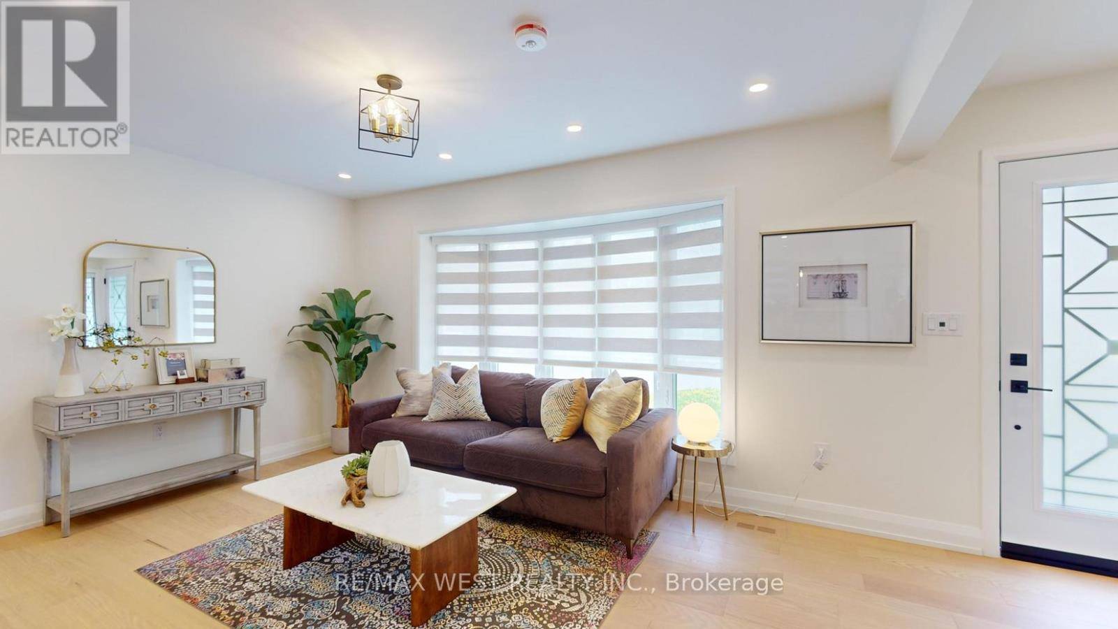 Toronto (wexford-maryvale), ON M1R4R2,2 CLANWILLIAM COURT