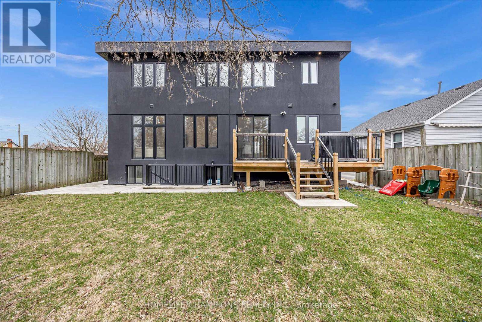 Oshawa (lakeview), ON L1H3P5,155 ANNIS STREET