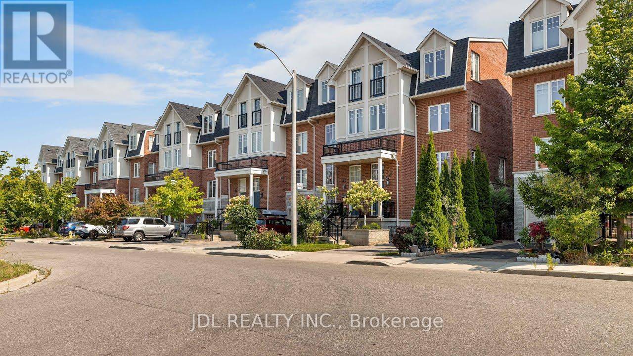 Toronto (clairlea-birchmount), ON M1L0G5,103 JOHN BELL CRESCENT