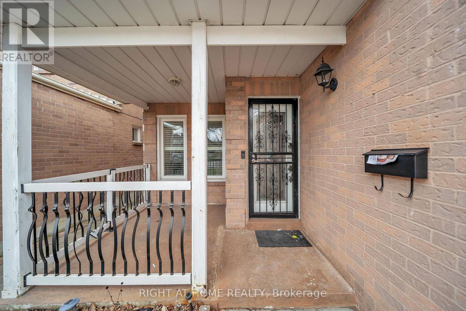Ajax (central), ON L1T3L2,16 SULLIVAN DRIVE