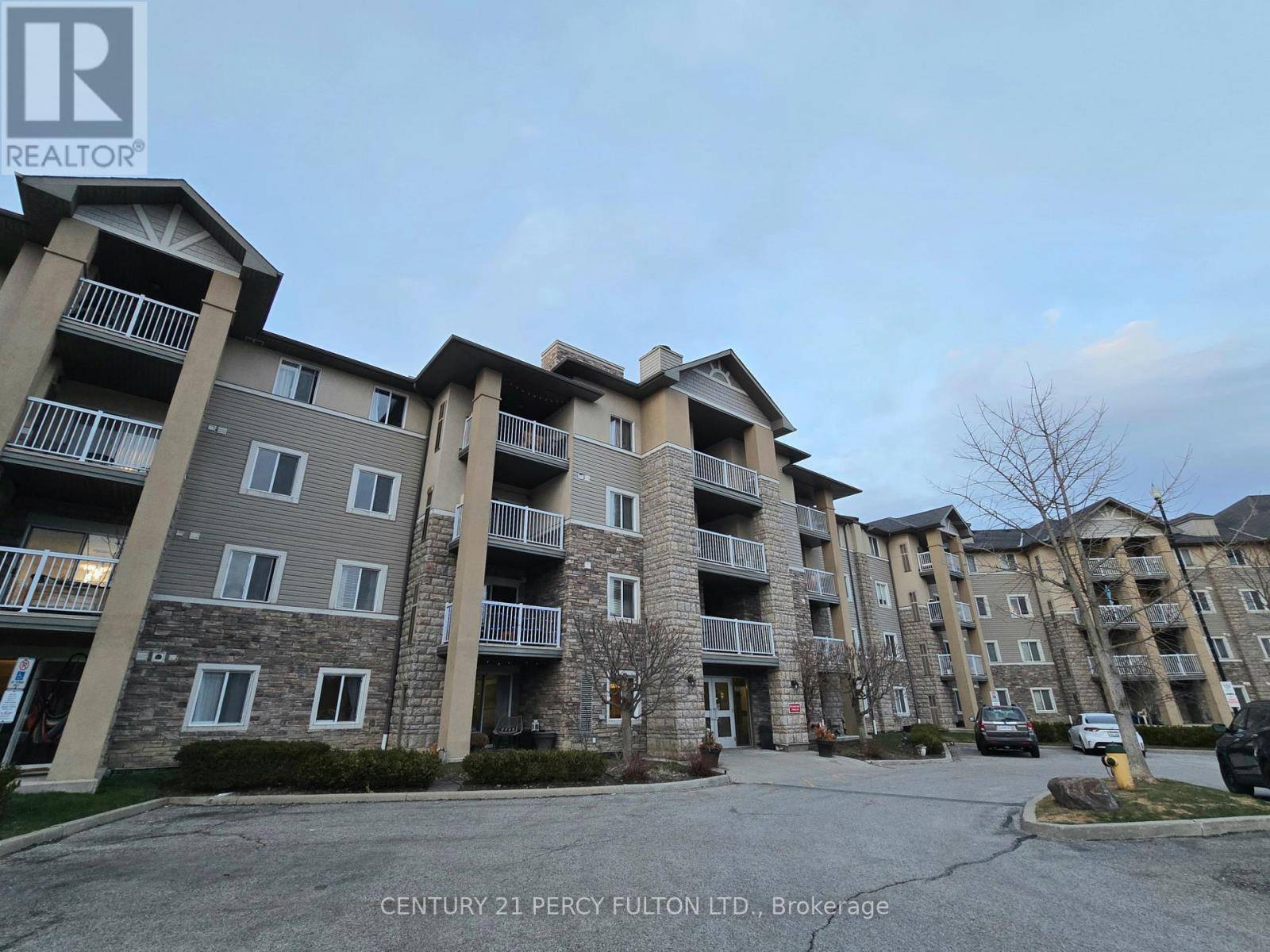 Toronto (clairlea-birchmount), ON M1L4W4,684 Warden AVE #314