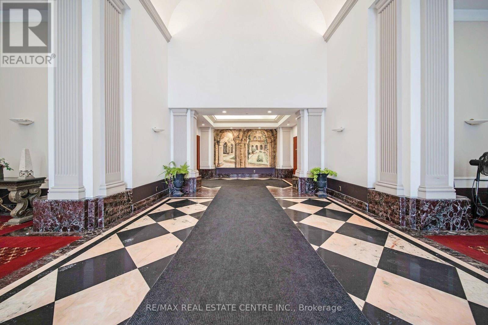 Toronto (woburn), ON M1H3J5,11 Lee Centre DR #603