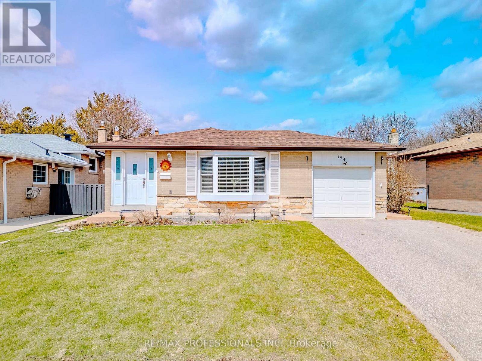 Toronto (morningside), ON M1E4H6,184 OAKMEADOW BOULEVARD