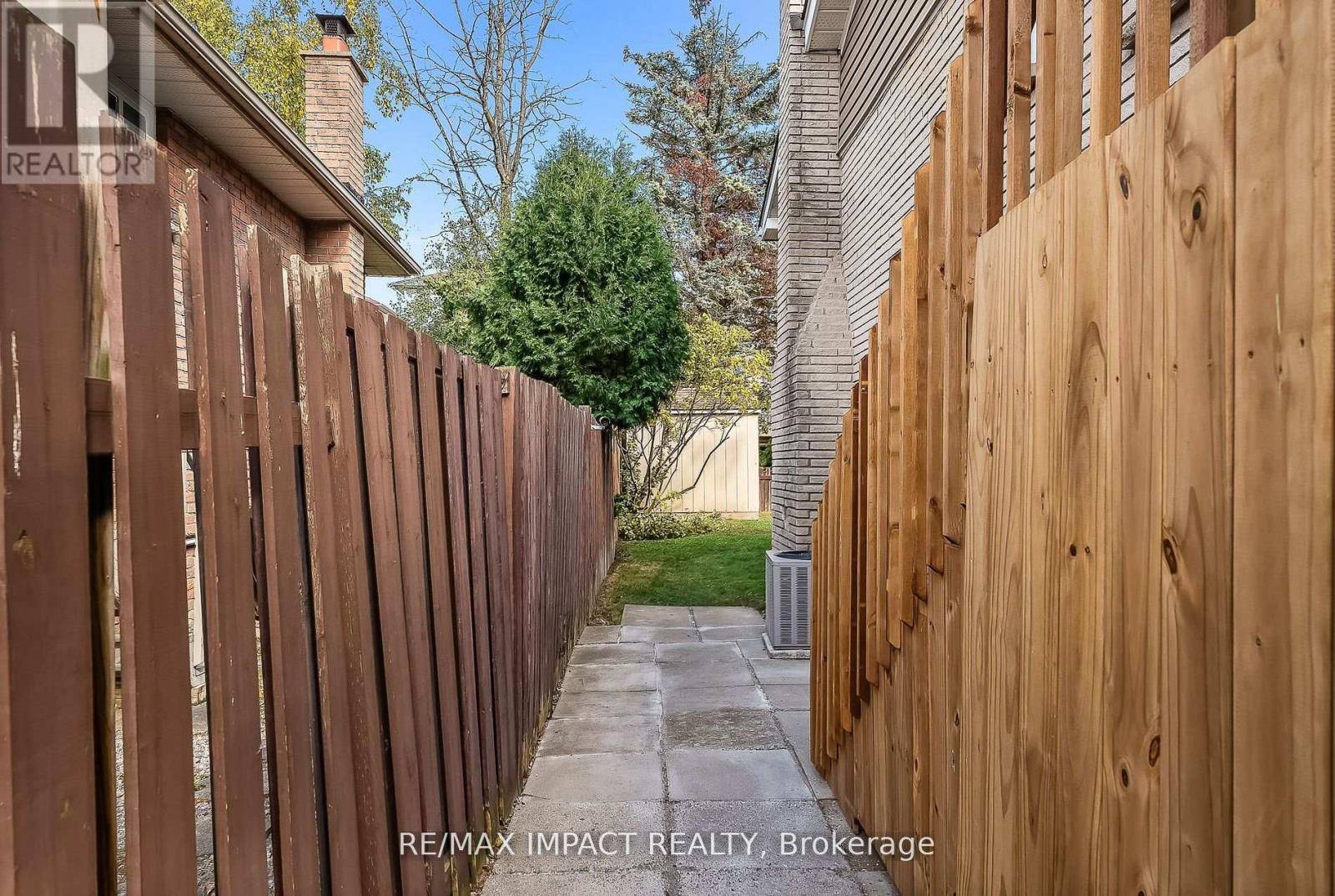 Oshawa (centennial), ON L1G7R8,261 KENSINGTON CRESCENT
