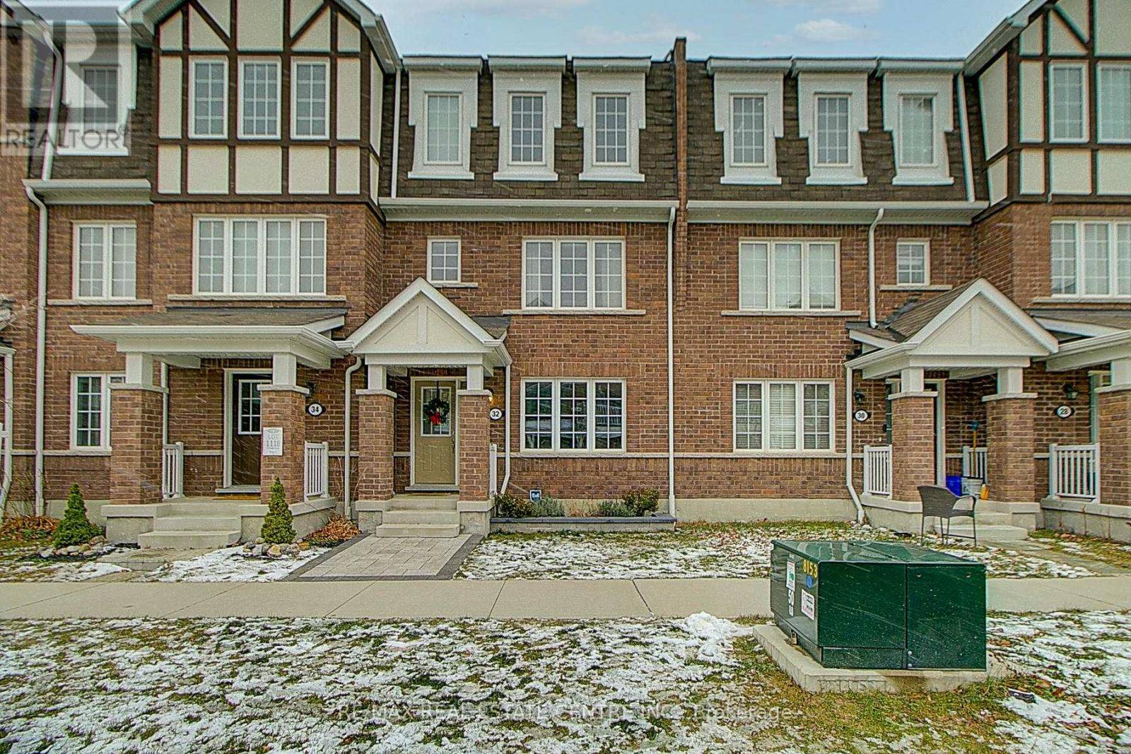 Whitby (lynde Creek), ON L1P0E4,32 BLUEGILL CRESCENT