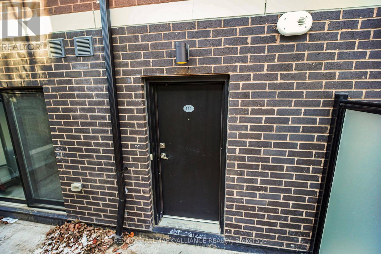 Toronto (rouge), ON M1B0E3,8835 Sheppard AVE East #111