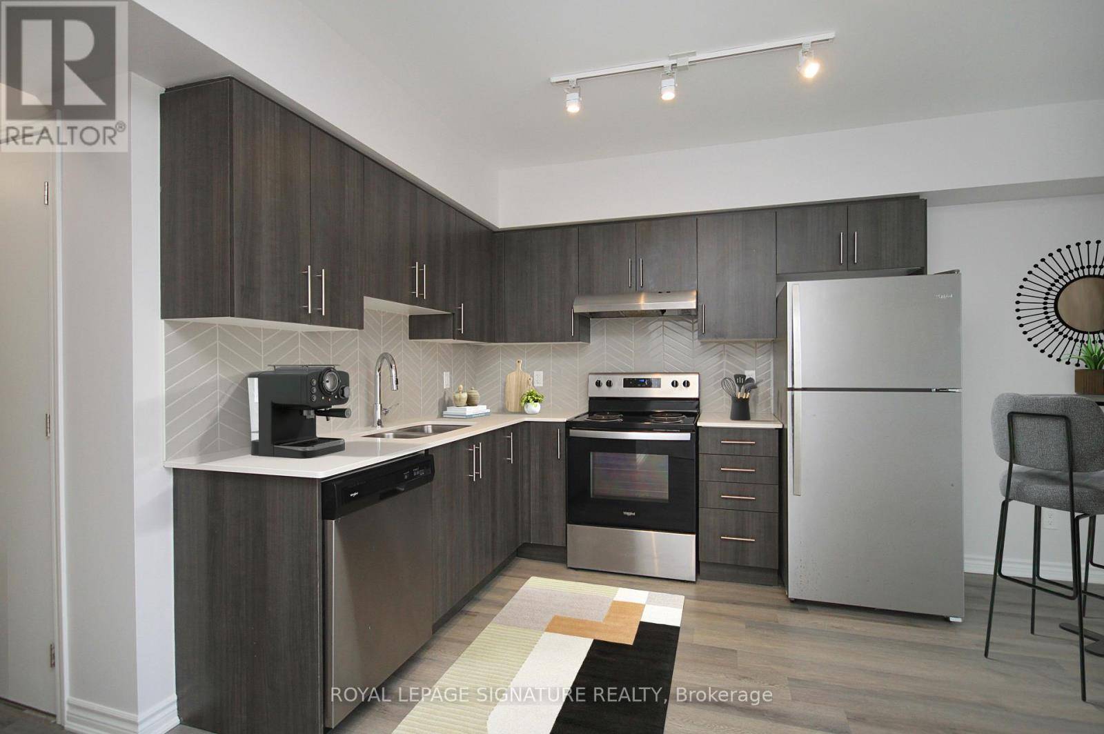 Toronto (west Hill), ON M1E3B6,1 Falaise RD #212