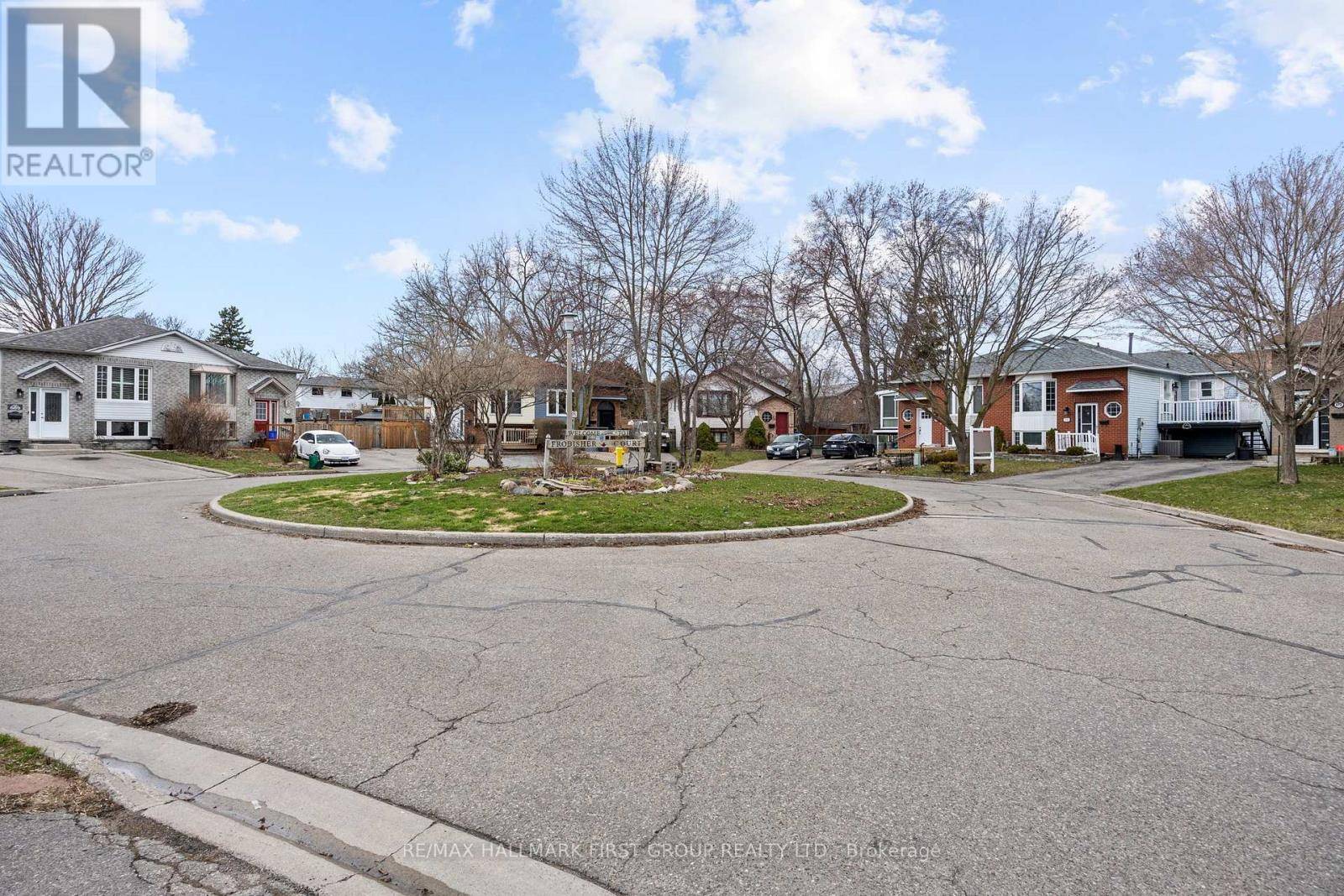 Oshawa (vanier), ON L1J8M9,676 FROBISHER COURT