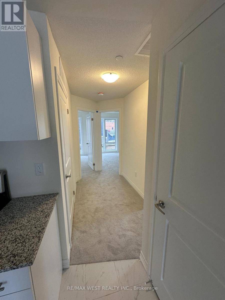 Toronto (malvern), ON M1B0E8,145 Tapscott RD #2