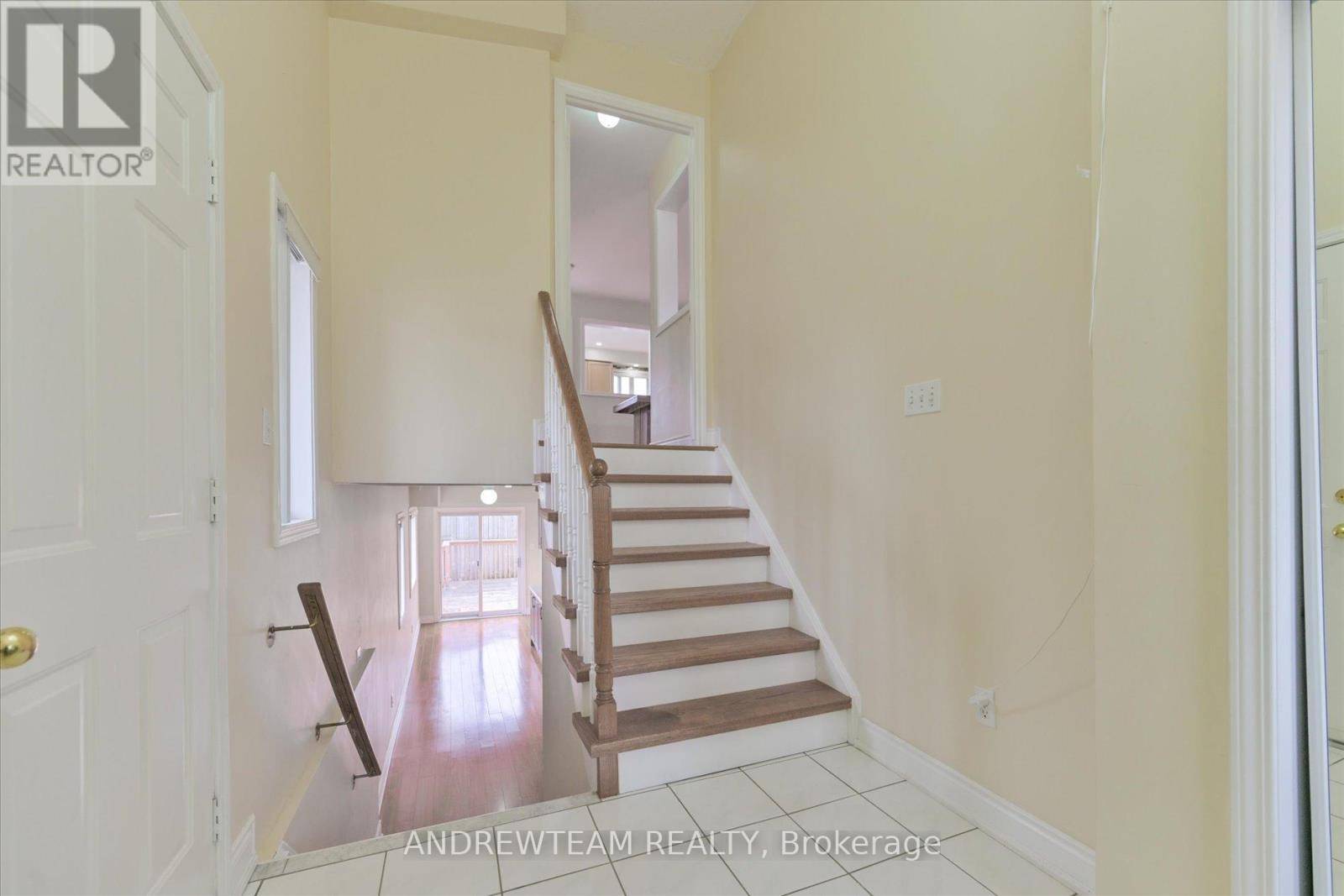 Toronto (dorset Park), ON M1P5C3,1075 Ellesmere RD #1