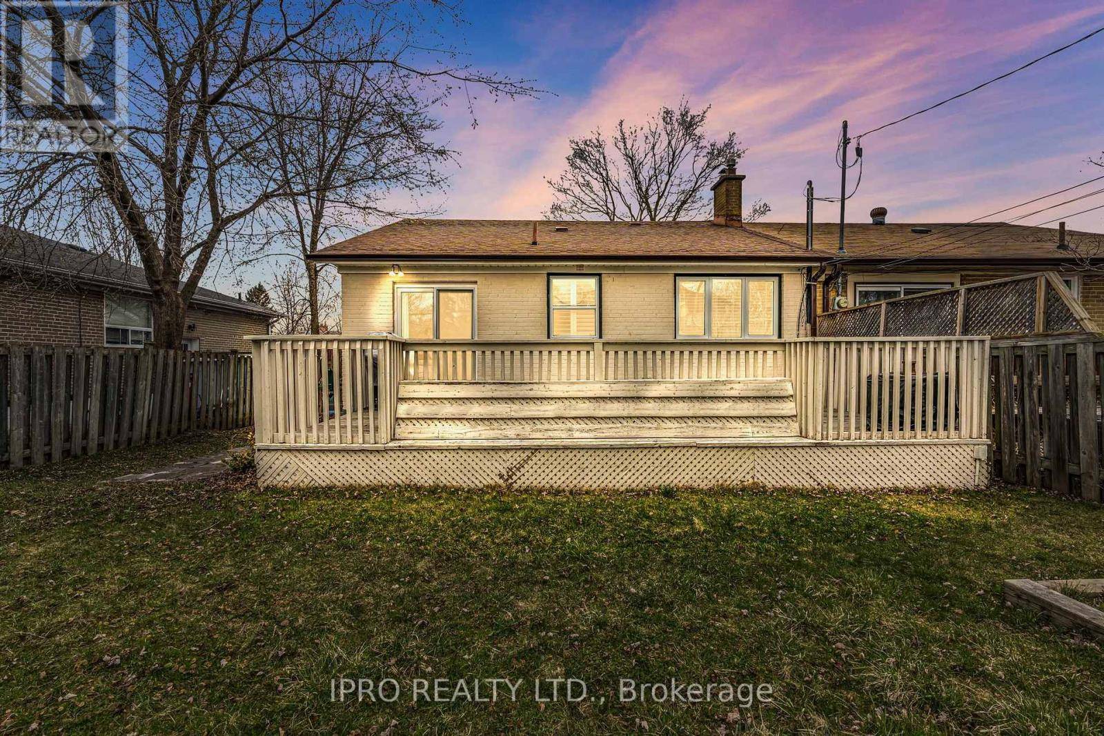 Ajax (south East), ON L1S2S5,52 TULLOCH DRIVE