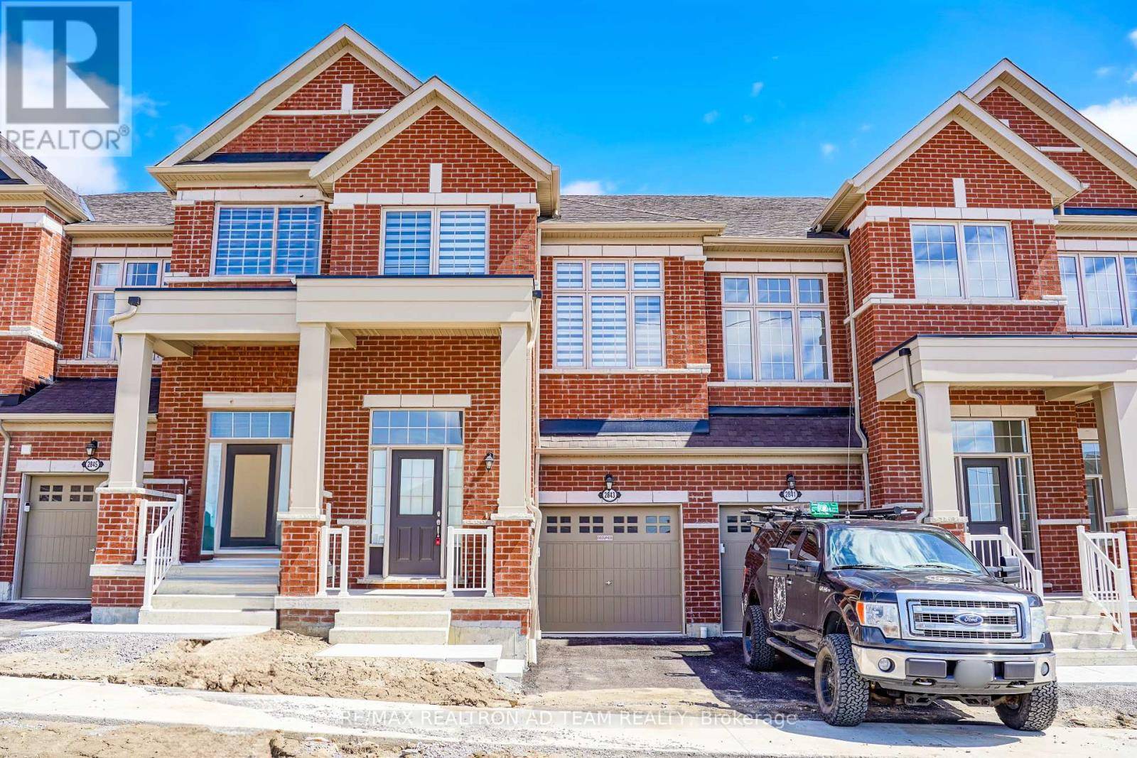 Pickering, ON L1X0P6,2843 ALBATROSS WAY