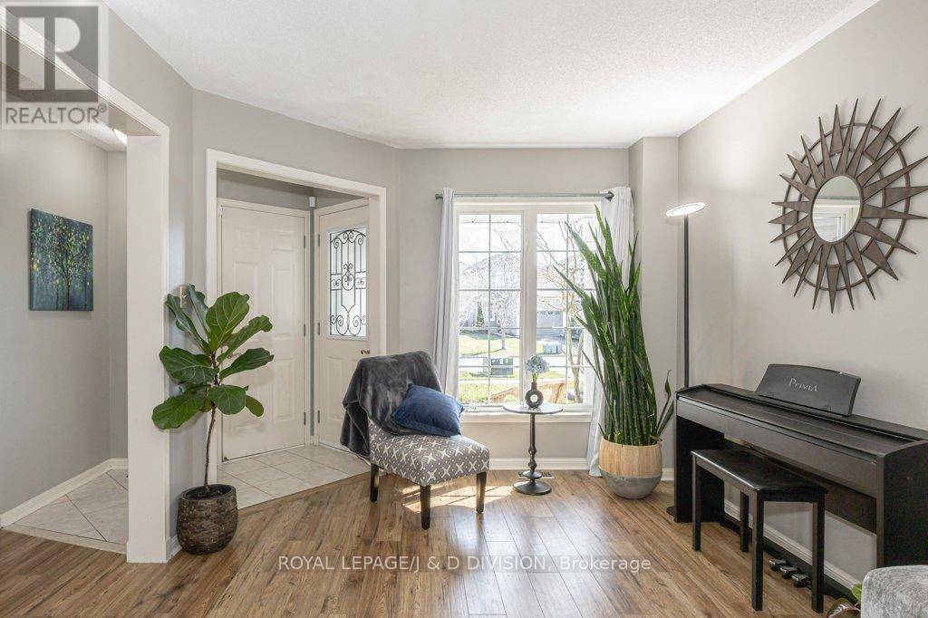 Clarington (bowmanville), ON L1C5E5,52 HAMMOND STREET