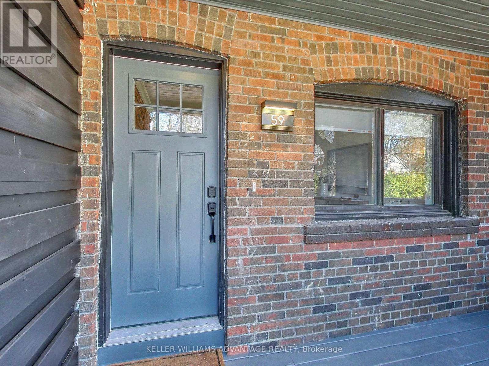 Toronto (east End-danforth), ON M4E1T8,59 CORLEY AVENUE