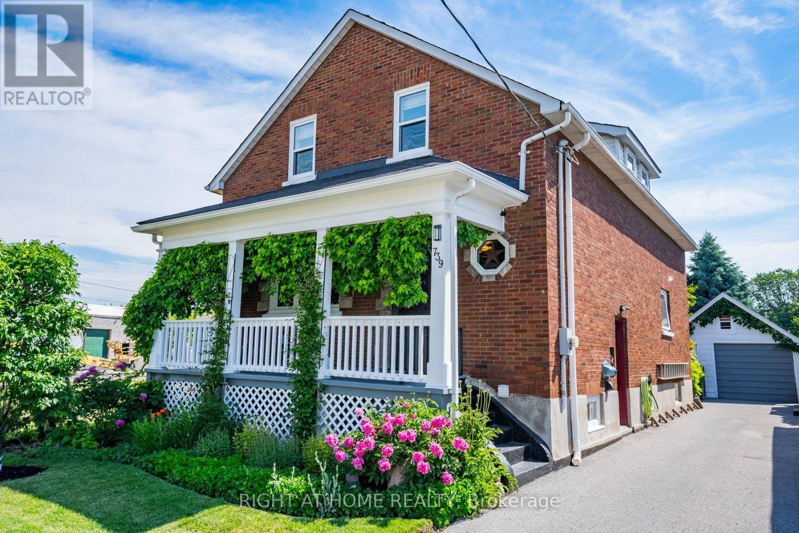 Oshawa (lakeview), ON L1H4T7,739 ALBERT STREET